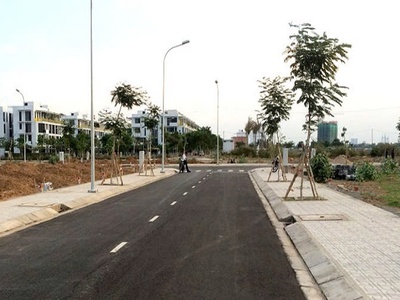 Thanh lý gấp 124m2đối diện ngân hàng Vietcombank cạnh khu thương mại sân bay 0