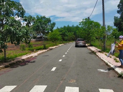 Thanh lý gấp 124m2đối diện ngân hàng Vietcombank cạnh khu thương mại sân bay 1