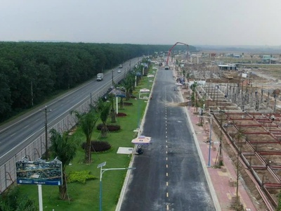 Thanh lý gấp 124m2đối diện ngân hàng Vietcombank cạnh khu thương mại sân bay 2