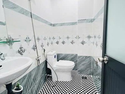 Nhà gần ngã tư hàng xanh, p.15 ,hxh,2 tầng,81m2,4.1x18,nở hậu 1