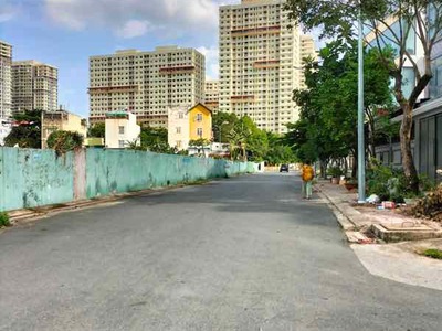 Mặt tiền đường d4 khu nhà cán bộ. phạm hữu lầu phú mỹ quận 7. 1446m2 đất đẹp ngang 42m. 61 tỷ 0