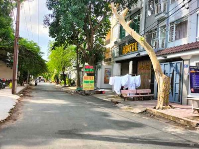 Mặt tiền đường d4 khu nhà cán bộ. phạm hữu lầu phú mỹ quận 7. 1446m2 đất đẹp ngang 42m. 61 tỷ 2