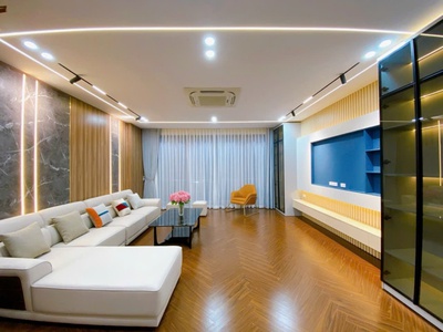 Bán nhà cổ linh, diện tích 45m2. mặt tiền 5.5m. giá 14.8 tỷ  sổ đỏ sẵn sàng sang tên 1
