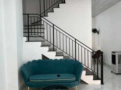 Chính chủ cho thuê hoàn thiện 2 tầng căn khu cọ xanh vin 2 giá 5 triệu như hình 0