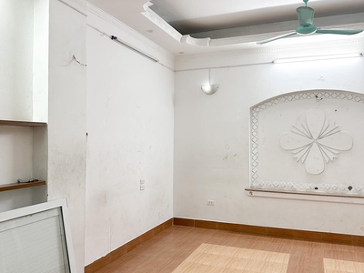 Cho thuê nhà ngõ ô tô Đường Bưởi , gần công viên Thủ Lệ Ba Đình 50m x 5T giá 16 triệu 2