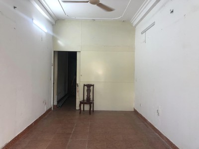 Cho thuê nhà ngõ ô tô Đường Bưởi , gần công viên Thủ Lệ Ba Đình 50m x 5T giá 16 triệu 3
