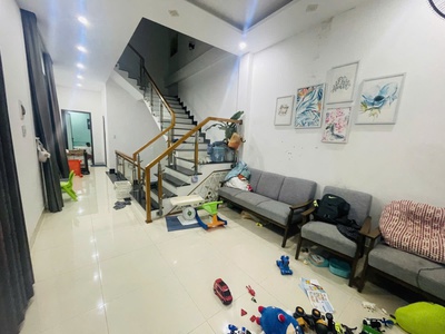 Bán nhà lô góc mặt đường Lê Hữu Trác vừa ở vừa kinh doanh mới cứng vào ở ngay. 0