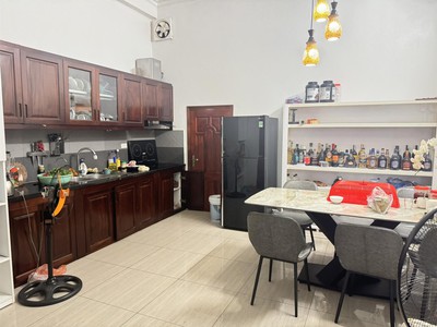 Bán nhà nguyễn văn cừ - ngõ thông ô tô - 80m2, 3 tầng - 4 ngủ - mt 4.5m - 5 phút  vào phố cổ 2
