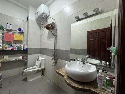 Bán nhà nguyễn văn cừ - ngõ thông ô tô - 80m2, 3 tầng - 4 ngủ - mt 4.5m - 5 phút  vào phố cổ 3