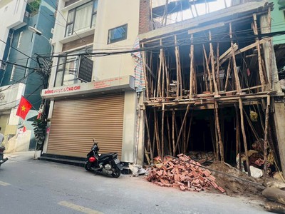 Bán nhà tân mai, hoàng mai, diện tích 32m2 x 7 tầng, ngõ to ô tô tránh. giá bán 1x tỷ 1