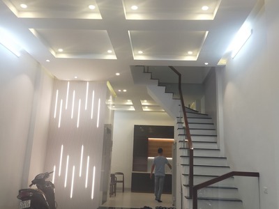Chính chủ bán nhà mặt đường hoàng văn thái 90m2 6 tầng, thamg máy, ô tô vào nhà tiện làm văn phòng, 0