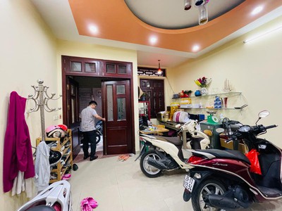 Trần duy hưng - cầu giấy - kinh doanh- ô tô- nở hậu- văn phòng - hơn 14 tỷ 0