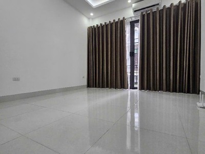 Nhà đẹp - gara oto - ngõ thông  các  ngả ô tô tránh - kinh doanh buôn bán   bát khối long biên 45 1