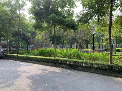 Bán biệt thự mặt hồ k6 ciputra, khu ở kín đáo. dt 432,3m2. sân vườn rộng. 173 tỷ 3