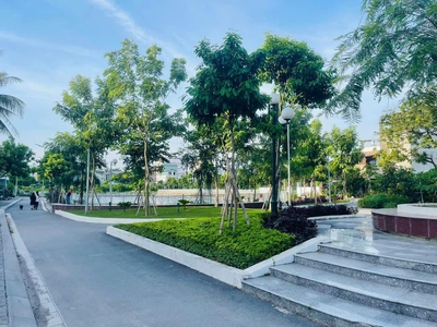 Bán đất 100m2 mặt hồ Đoàn Kết, ph Quang Trung, TP HD, mặt tiền 6m, vị trí view hồ cực đẹp, giá rẻ 1