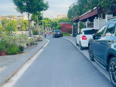 Bán đất 100m2 mặt hồ Đoàn Kết, ph Quang Trung, TP HD, mặt tiền 6m, vị trí view hồ cực đẹp, giá rẻ 2