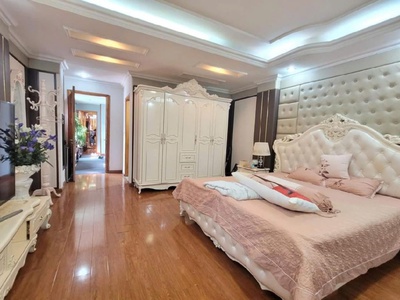 Bán nhà mặt phố thi sách 10 tầng thang máy long lanh ô tô dừng đỗ kinh doanh ngày đêm hai bà trưng 1