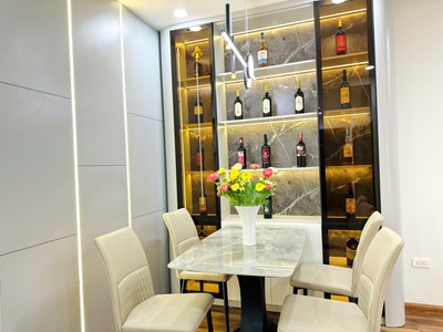Cần bán căn hộ 2 ngủ nội thất sang sáng tại goldmark 10