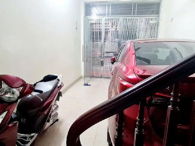 Chinh chú cần bán nhà mỗ lao, quận hà đông 50m2, tầm giá 13tỷ. phân lô - vỉa hè - ô tô vào nhà 1