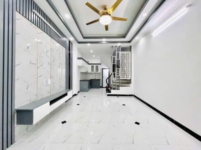 Chỉ nhỉnh 4tỷ -có ngay nhà 5 tầng- 35m- bát khối long biên 0