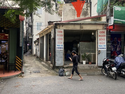 Bán nhà đất mặt phố ái mộ quận long biên.sổ đỏ lâu dài chính chủ bán.phù hợp ở kdoanh 4
