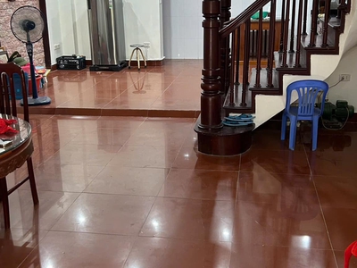 Cho thuê nhà KĐT Dịch Vọng Cầu Giấy 90m x 5T - MT 6M giá 40tr, ô tô tránh, KD 4