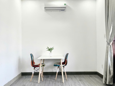 TRỐNG SẴN căn hộ 1 phòng ngủ tách bếp mặt tiền Trần Não 7