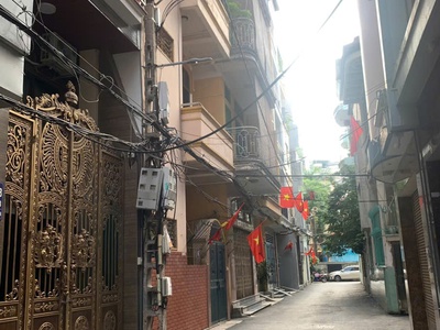 Bán nhà xuân thủy 63m2, 7 tầng, 2 thoáng, nửa bước ra mặt phố. 8,2 tỷ 0