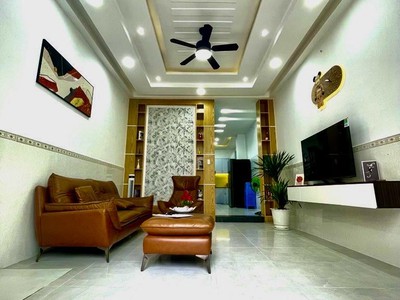 56m2, bán nhà chính chủ emart phan huy ích, 2 tầng btct, giá 4.x tỷ 1