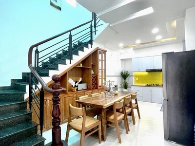 56m2, bán nhà chính chủ emart phan huy ích, 2 tầng btct, giá 4.x tỷ 3