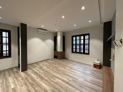 Nhà võng thị, tây hồ, 5tầng, dt40m2, giá đẹp. ngõ thông lạc long quân, hoàng hoa thám, thuỵ khuê 1