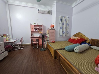 Hiếm. bán nhà kđt mậu lương 55m2, 5 tầng, mt 5m, tầm 11 tỷ. gara - vỉa hè - kinh doanh - đường 20m 4