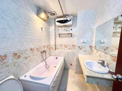 Còn duy nhất 1 căn ở ngõ 4 phố quần ngựa - ba đình vị trí thuận tiện full nội thất 4