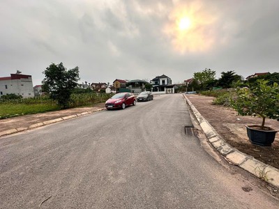 Đấu giá văn giang, gần đường 377,381c, kênh tây, vành đai 4, đường 8m thông, vỉa 2