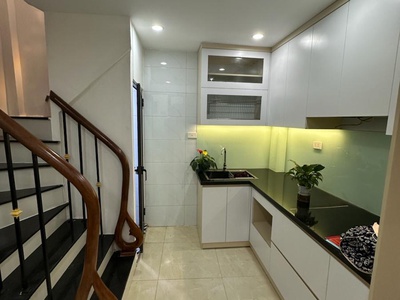 Giá quá hời 3 tỷ- nhà bạch mai- 5 tầng x mt 3,8m. nhà đẹp ở luôn- nhanh thì còn. 2