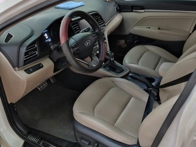 Hyundai Elantra 2020 2.0 AT - 49000km 2