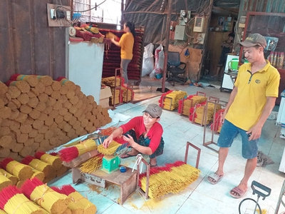 Phát triển làng nghề làm nhang nhờ ứng dụng thiết bị công nghệ vào sản xuất 0