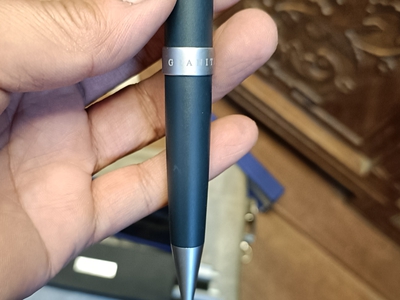 Bán ba cây bút ! 1