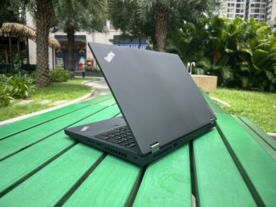 ThinkPad P15 core i7 10750H , RAM 32GB , SSD 512GB, Nvidia T2000 chuyên đồ họa 3D 2