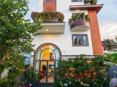 Bán Villa Trịnh Hoài Đức, P. 11, Đà Lạt view gas xe lửa siêu chill 0