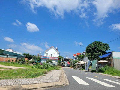 Bán gấp lô đất ngay mặt tiền đường 32m ,cách sân bay 5 phút - Sổ sẵn 3