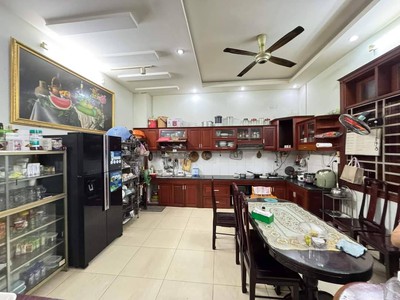 Mặt tiền kinh doanh đỗ xuân hợp phước long b thủ đức . 4