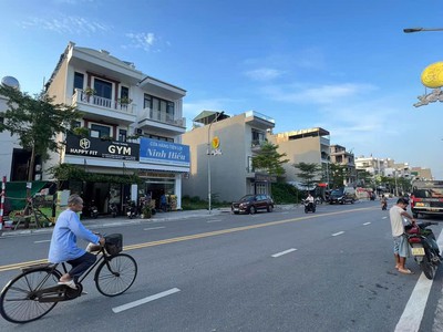 Bán nhà 5 tầng mặt đường lê quý đôn - nhìn thẳng công viên kì bá 2