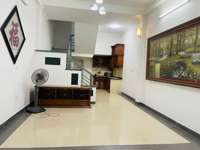 Cho thuê nhà ngõ 38 đường nguyễn hoàng tôn, phường xuân la, quận tây hồ, hà nội 0