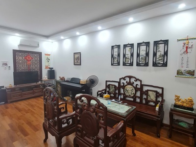 Tập thể Thái Hà 90m2 3 ngủ, khu đẹp sạch sẽ, gần mặt phố, ô tô đi qua, dân trí cao an ninh tốt. 0