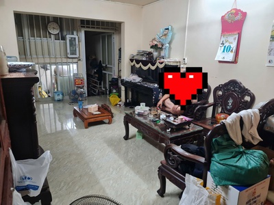 Tập thể tầng 1 căn góc kinh doanh đỉnh, mặt tiền 7,2m, 120m2 gồm 3 ngủ 3WC, gần mặt phố, ngõ rộng. 2