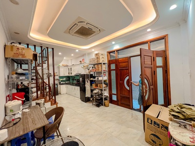 Bán nhà gần phố Trịnh Văn Bô 35m2 5 tầng nhỉnh 5 tỷ 0