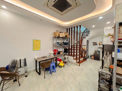 Bán nhà gần phố Trịnh Văn Bô 35m2 5 tầng nhỉnh 5 tỷ 1