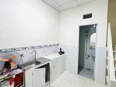 Ngay bốn xã - hẻm thông ngay lê văn quới - trương phước phan - 2 tầng 2pn - 32m2 giá 3.4 tỷ 2