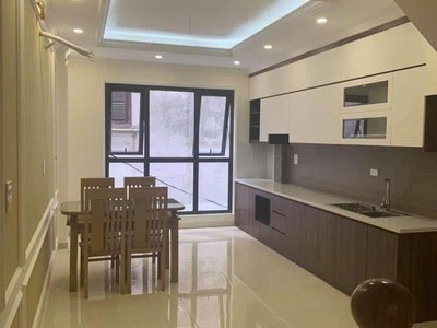  nhà cực đẹp, ô tô đỗ cửa - sát phố - trung tâm cầu giấy  dt: 37m2 x 5t x 3.6m mt, giá chào: 1